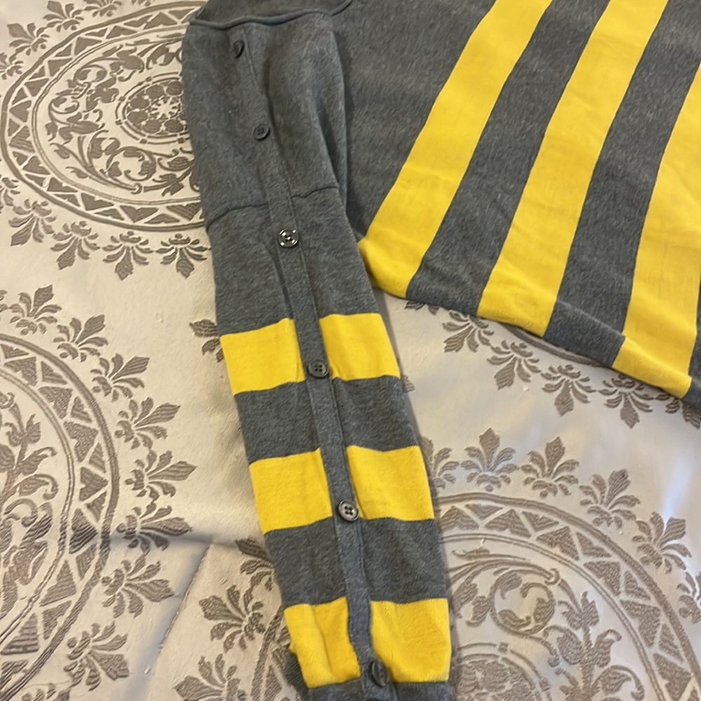 Lane Bryant, Gray and yellow 3/4 sleeve sweater, size 14 - Picture 5 of 11